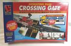 21313 Life Like Trains Operating Dual Crossing Gate Ho Scale Scenery