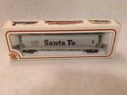 43-1031-02 Bachmann Ho Scale Grain Car Santa Fe