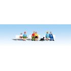 A1834 Woodland Scenics Sitting Waiting Scenery Figures Pieces 724771018346