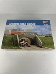 Walthers Cornerstone Ho Scale 933-3196 Arched Road Bridge Structure Kit. Fixed Price $26.96.