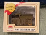 Ho Model Power #641 Old Storage Shed W/ 2 Painted Figures - New Box. Fixed Price $9.99.