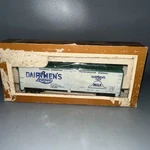 Ho Tyco 329 :250 Dairymen's 40' Refrigerated Box Car With. Fixed Price $14.99.