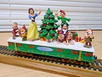 Bachmann-hawthorne HON30 Disney Snow White & Dwarfs Decorating The Tree Gondola. Fixed Price $89.99.