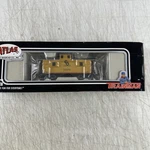 Atlas Chesapeake Ohio Center Cupola Caboose, C&o Road #90200, Ho Scale. Fixed Price $30.99.
