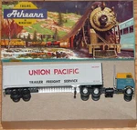 Ho Athearn 5492 Tractor With 40 Ft Trailer Santa Fe Union Pacific Built. Fixed Price $34.99.
