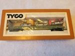 Vintage Tyco Ho Scale Skid Flat Car Tractors Western Maryland 2475 Train 351-A. Fixed Price $12.50.