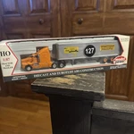 Model Power Ho #17005 Long-haul Tractor W/sleeper & Box Trailer Western Pacific. Fixed Price $18.99.