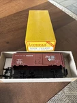 Accurail Ho Scale Island "route Of The Rockets" 40' Box Car #148393. Fixed Price $18.00.