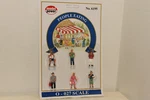 Model Power Figures #6195 People Eating. Fixed Price $9.95.