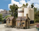 Walthers Cornerstone Ho Scale Mcgraw Oil Company Kit 933-2913. Fixed Price $44.99.