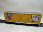 Athearn Ho Scale 40' Grain Loading Box Car Union Pacific #127099. Fixed Price $14.50.