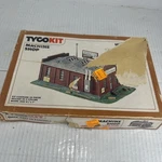 Tyco 7764 Scale Machine Shop Building Kit For Train Set Layout. Fixed Price $19.99.