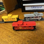 Ho Scale Rr 3 Tyco Caboose Train Cars-up 49940, Santa Fe 94025, Burlington 12568. Fixed Price $6.97.