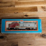 Model Power 6730 F3 Diesel Locomotive Santa Fe Ho Scale Red Silver Plastic. Fixed Price $45.00.