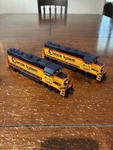 2 Atlas Ho Scale Locomotives, GP40, Chessie System (b&o), Dcc, Sound, Esu. Fixed Price $380.00.