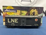 Athearn Ho Lehigh New England #8705 40 Single Door Box Car W/ Load 1150. Fixed Price $19.99.