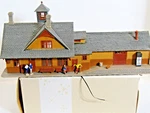Pola Quick Ho Rico Station Custom Built Extras Added 2 Lighted Poles. Fixed Price $23.00.