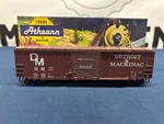 Athearn Ho Detroit & Mackinac #2302 50 Acf Railbox Single Door W/ Load 536. Fixed Price $29.99.
