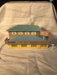 Scale 610 Atlas Town Series Mini-mall Shopping Center Deli Hardware Bakery. Fixed Price $45.00.