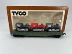 Tyco #351-A Ho Scale Western Flat Car W/ Tractors Green Box Good. Fixed Price $9.74.