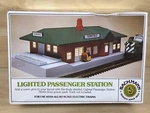 Bachmann Ho Scale Lighted Passenger Station Electric Trains No. 46217 New Sealed. Fixed Price $19.95.