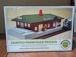 Bachmann Ho Scale #46-1217 Lighted Passenger Station Nos. Fixed Price $9.95.
