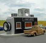 Bachmann Industries Roadside Usa Building Fast Foto Drive-through Ho Scale Train. Fixed Price $29.95.