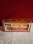 Tyco Rock Island 8 Wheel Caboose Ho Scale Train Car Vintage 327-10. Fixed Price $25.00.