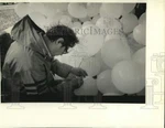 1984 Press Photo Glenn Monnell With Camp Fire "sparks" Group Balloons. Fixed Price $24.99.