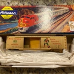 Ho Athearn Con-cor 0001-02009H Christmas 2003 Boxcar Kit 12 Drummers Drumming. Fixed Price $32.99.