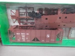 BOWSER-#55681-GREAT NORTHERN-2-BAY Covered Hopper #73976-KIT-HO Scale. Fixed Price $18.00.