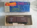 Roundhouse Mdc 40' Horizontal Rib Boxcar Milwaukee Road 18455 Kd's. Fixed Price $9.99.
