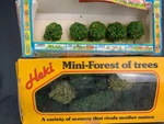 Box Of Heki 20 Assorted Trees & Ahm See-niks Small HO3551. Fixed Price $18.71.