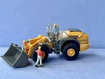 Ho 1:87 Herpa # 148122 Liebherr 580 Wheeled Loader W/ Two Constr. Workers. Fixed Price $32.99.