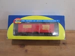 Ho Scale Athearn 71325 40' Steel Reefer Black Hills Packing Co. #72719. Fixed Price $14.88.
