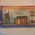 Life-like Trains Scale Western Homestead Shanty Water Tank Windmill Set. Fixed Price $11.00.