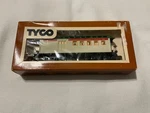 Tyco Ho Scale Train Car. 1890 Combined Santa Fe 524 B;400. Fixed Price $10.00.