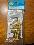 Athearn 5767 Oocl 20' Container Chassis Kit New. Fixed Price $15.00.