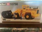 Heavy Duty Front End Payloader With Full Grapple Ho Scale Kit 10758 New Oop. Fixed Price $76.95.
